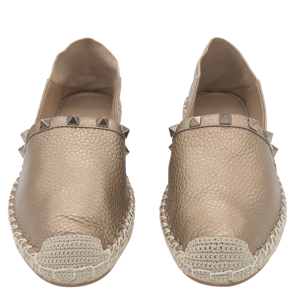 

Valentino Metallic Bronze Leather Rockstud Embellished Slip On Espadrille Flats Size, Beige