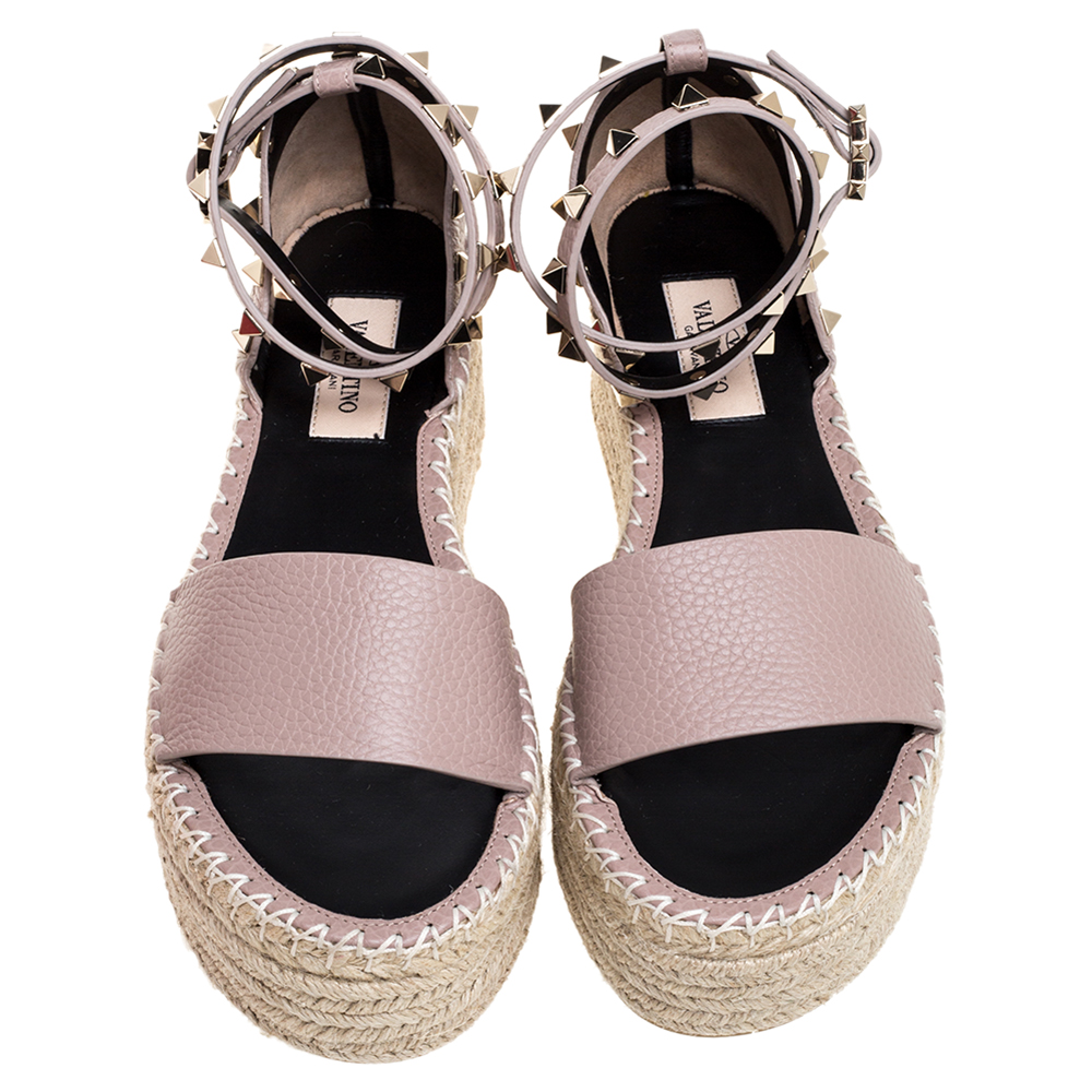 

Valentino Blush Pink Leather Rockstud Embellished Ankle Wrap Espadrille Platform Sandals Size