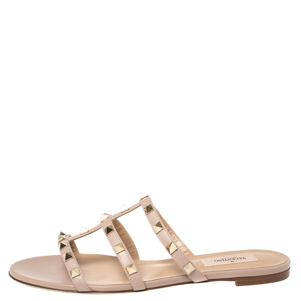 

Valentino Beige Leather Rockstud Flat Sandals Size