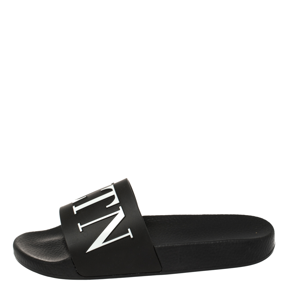 

Valentino Black Rubber VLTN Pool Slide Flat Size