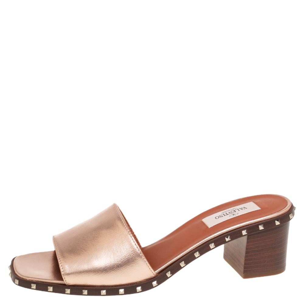 

Valentino Gold Leather Rockstud Sandals Size