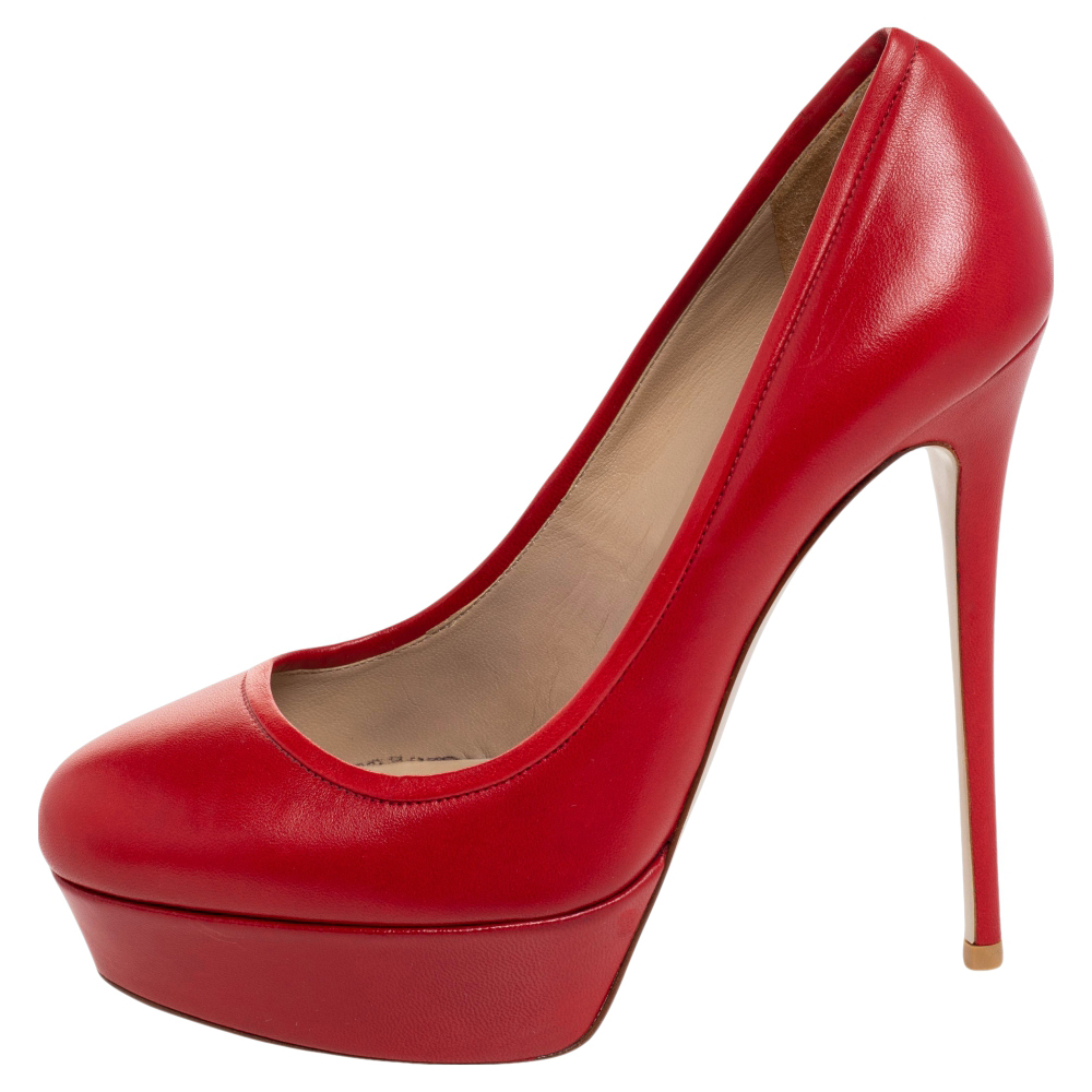 

Valentino Red Leather Round Toe Platform Pumps Size