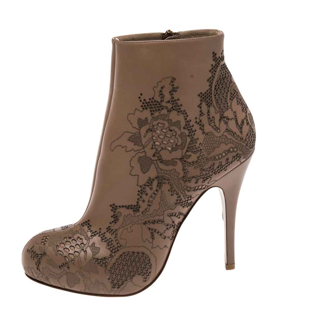 

Valentino Beige Lasercut Leather Zip Ankle Boots Size