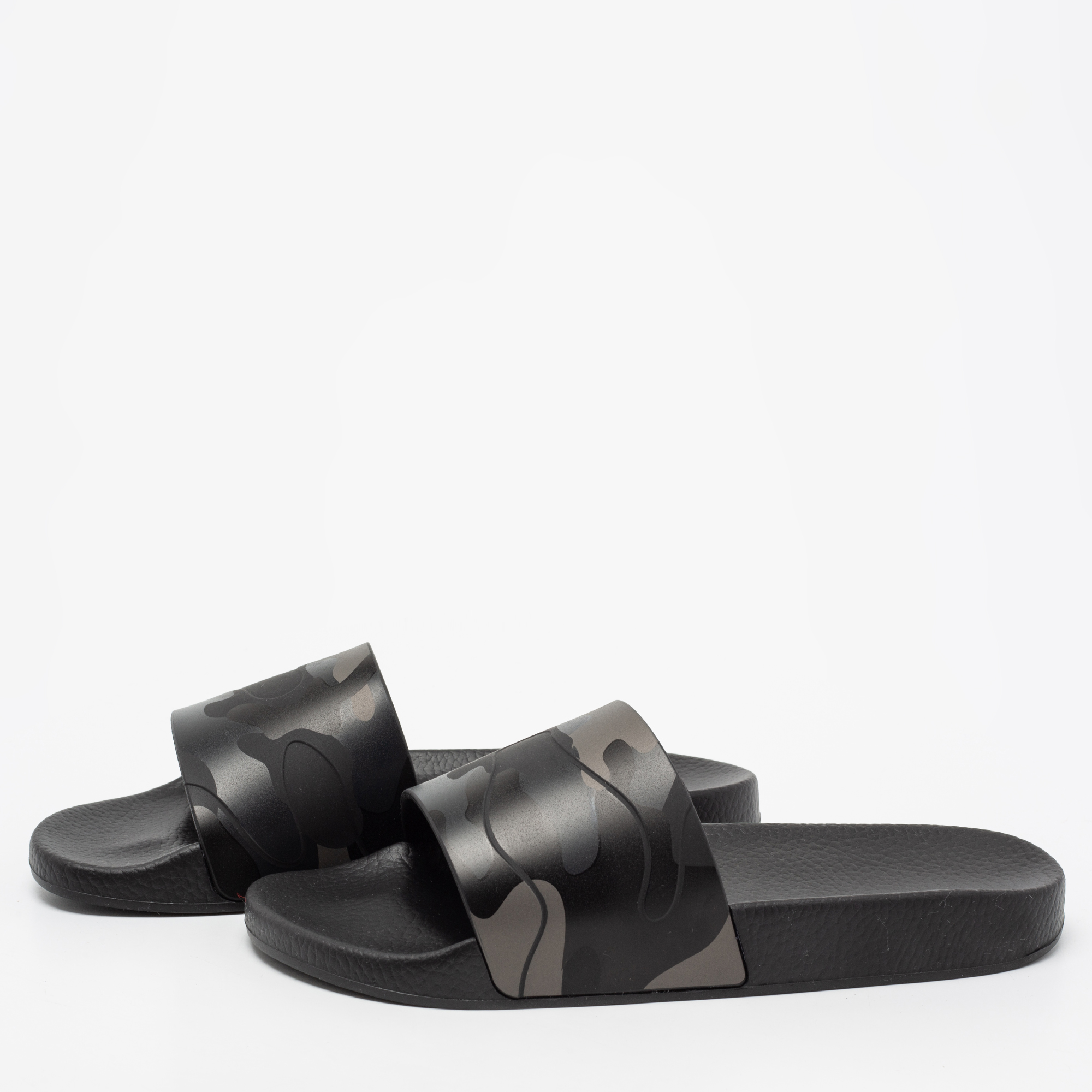 

Valentino Black Camouflage Print Rubber Flat Slides Size