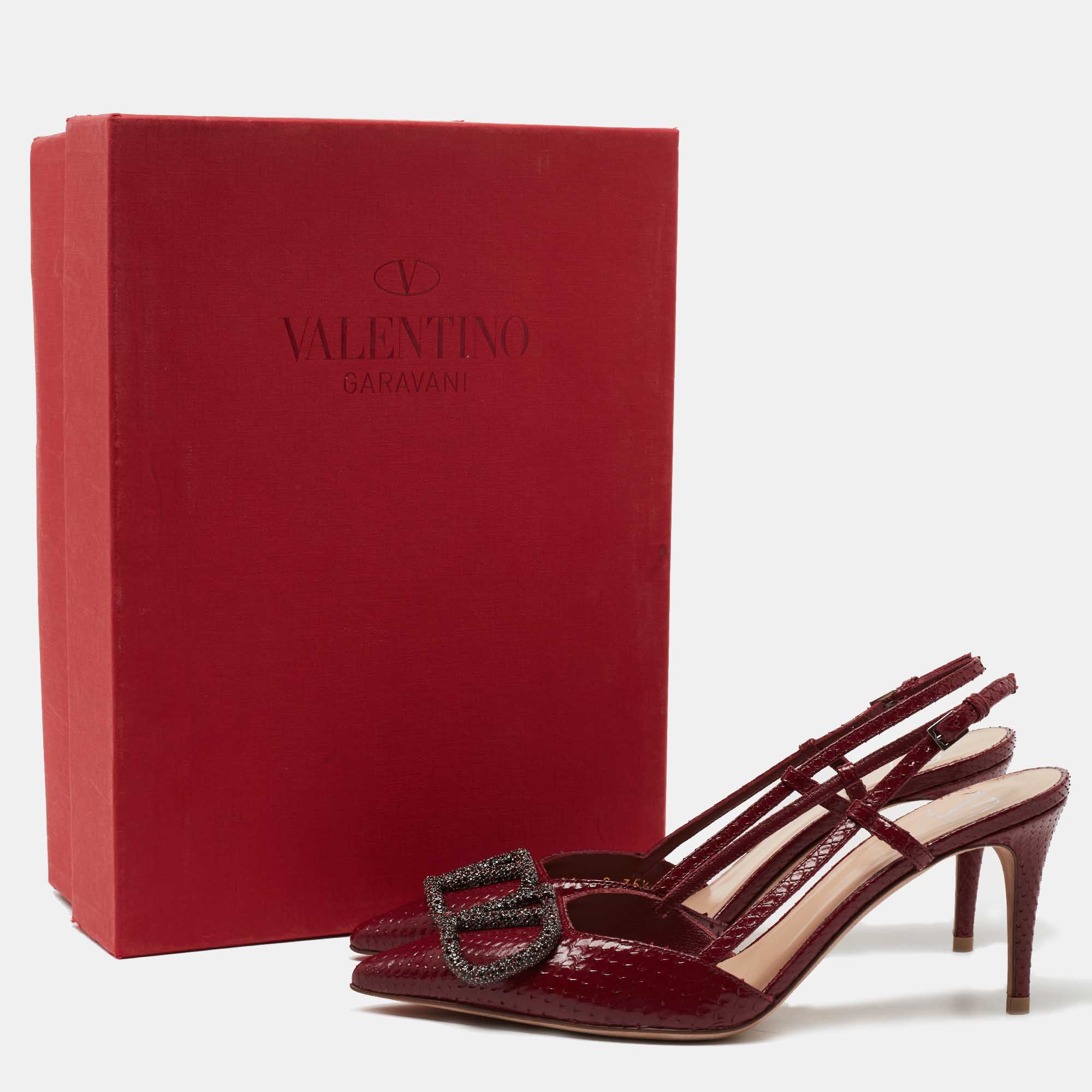

Valentino Burgundy Snakeskin Leather Crystal Embellished VLogo Signature Pointed Toe Slingback Sandals Size