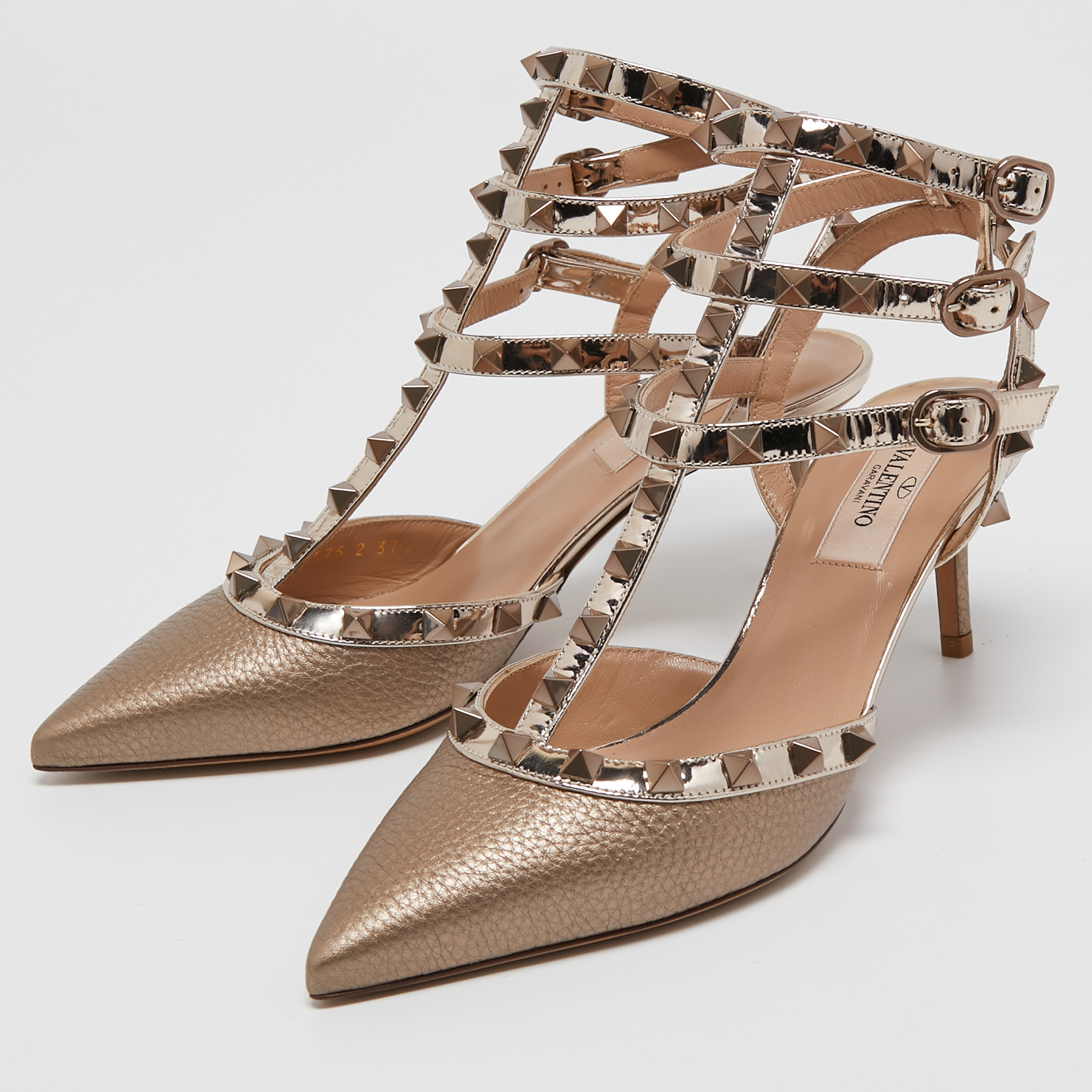 

Valentino Metallic Bronze Leather Rockstud Pumps Size