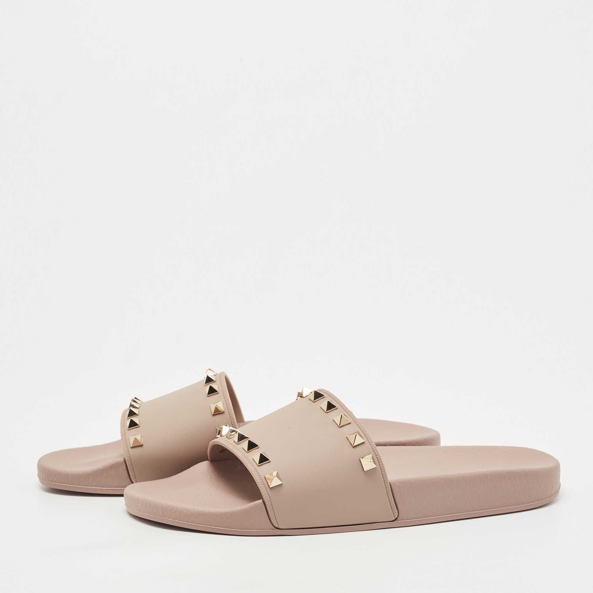 

Valentino Green Rubber Rockstud Flat Slides Size, Beige