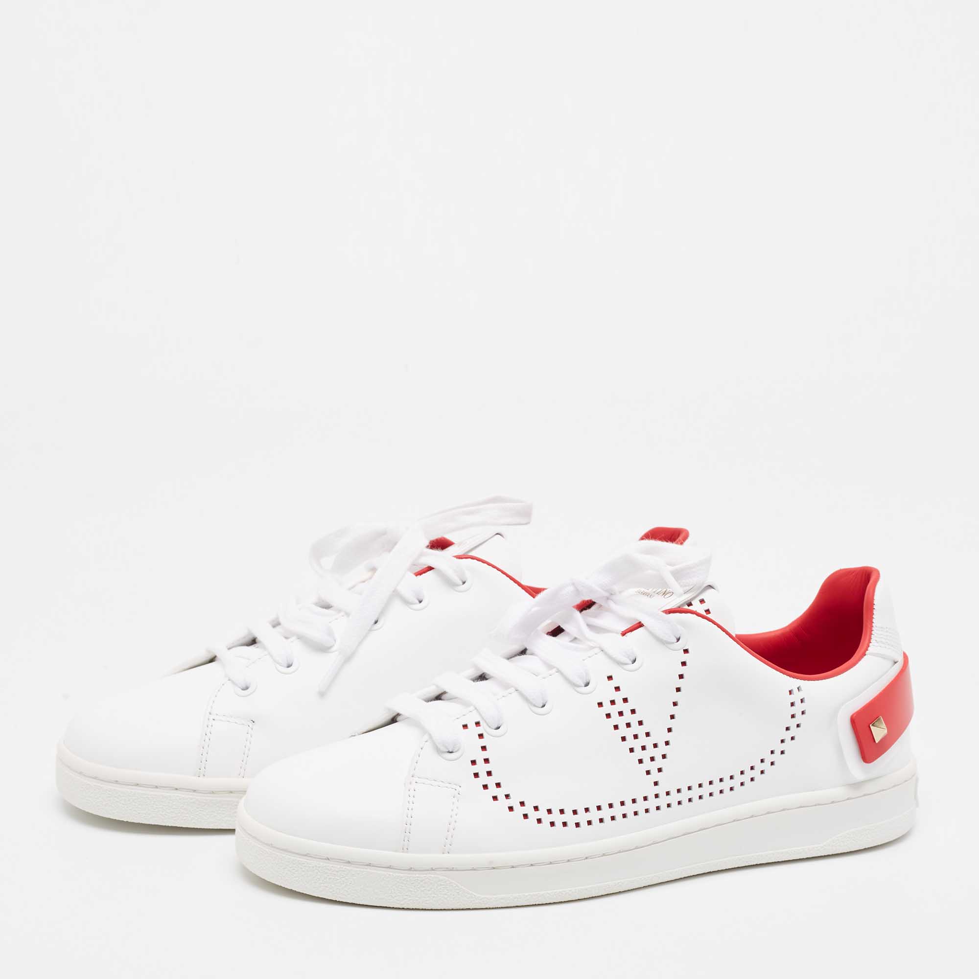 

Valentino White Leather Vlogo Rockstud Low Top Sneakers Size