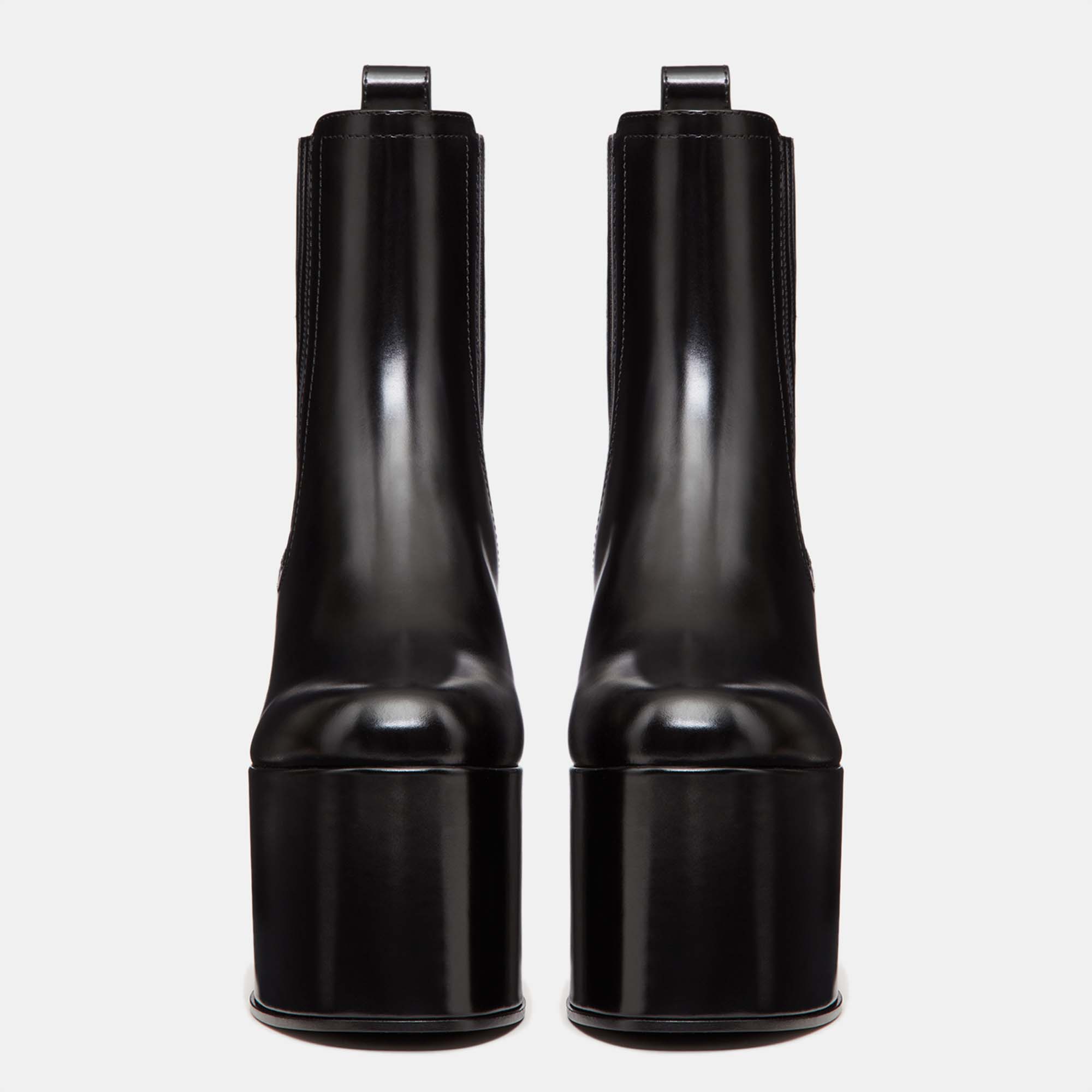 

Valentino Garavani Black Leather Club Short Boots Size