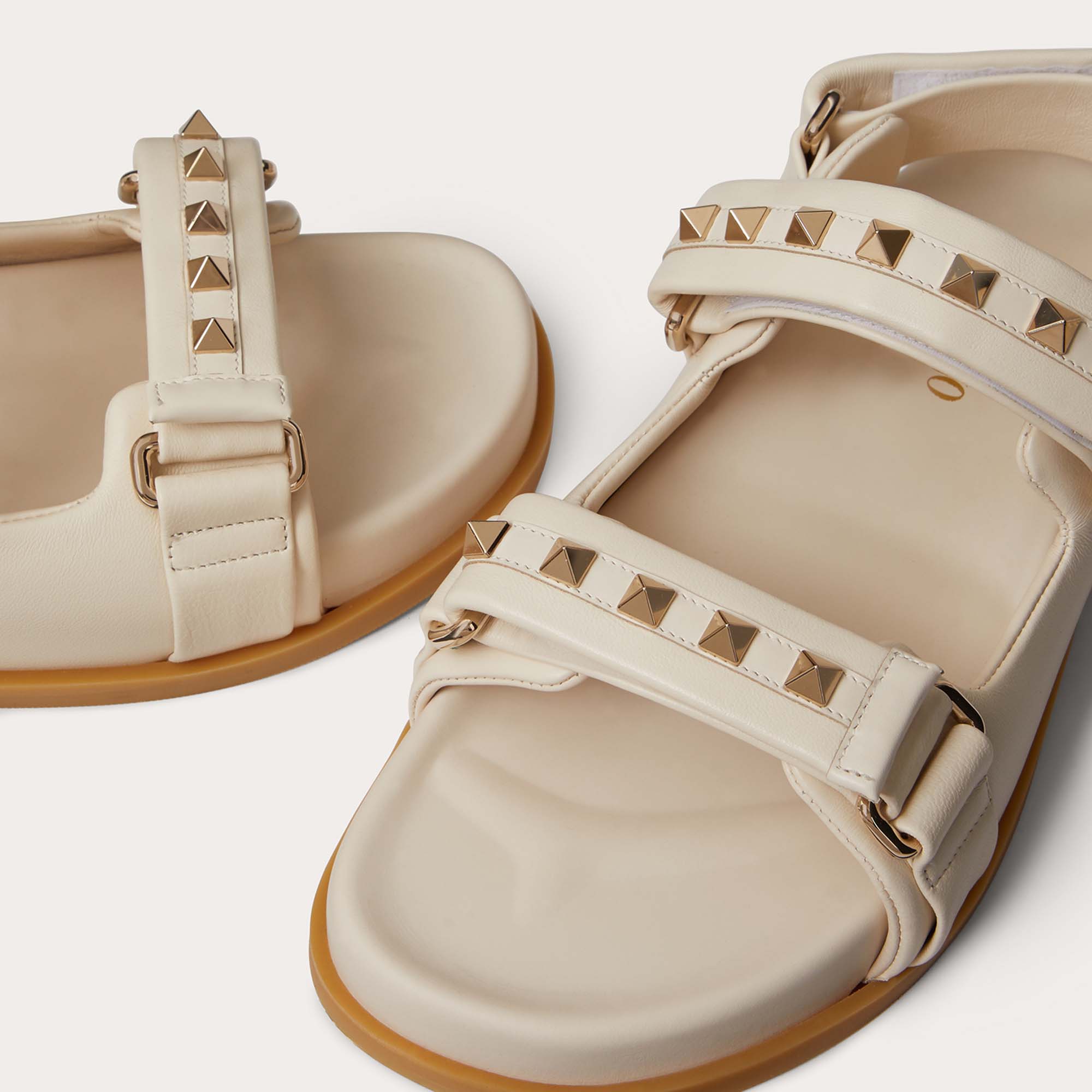 

Valentino Off-White Leather Rockstud Flat Sandals Size