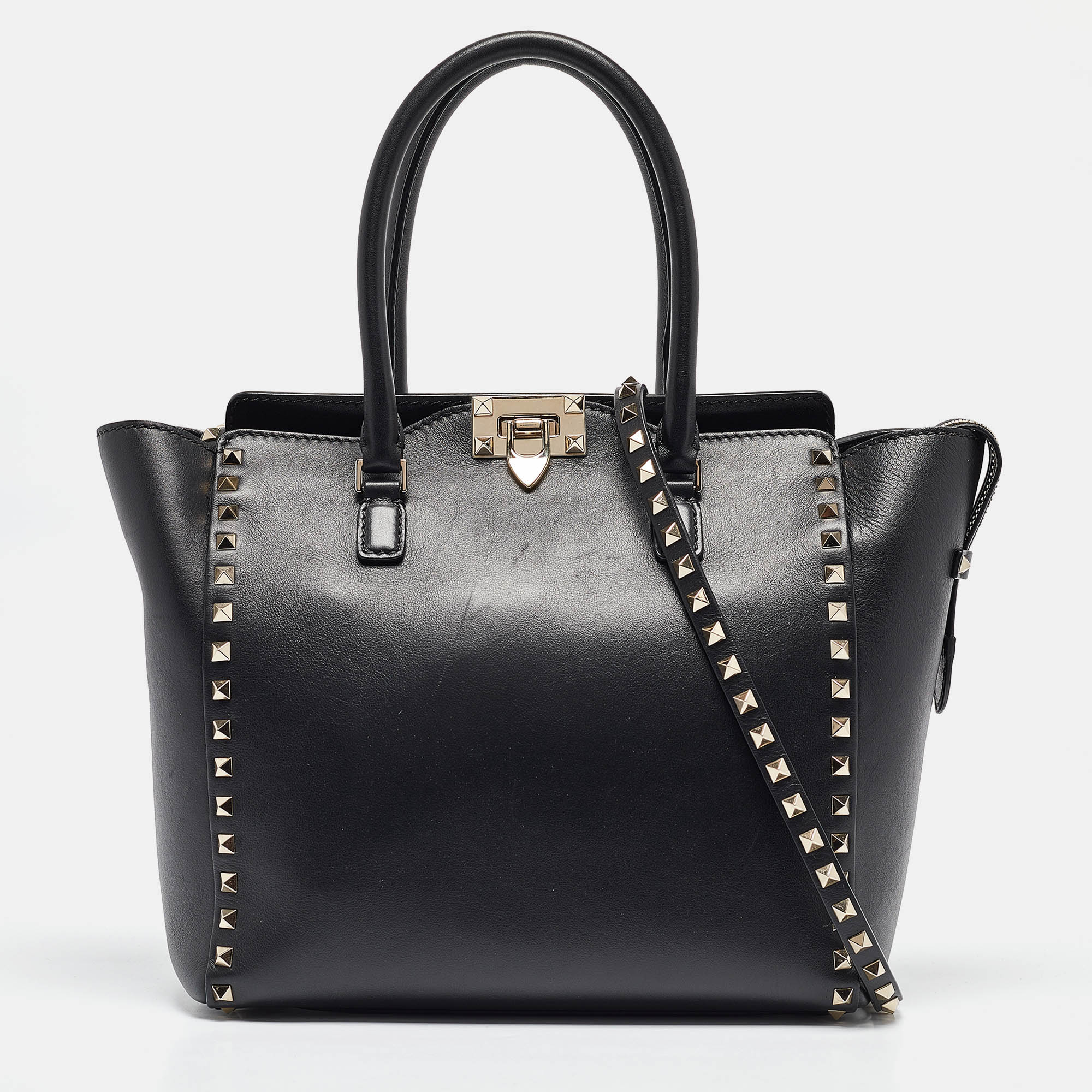 Pre-owned Valentino Garavani Black Leather Rockstud Trapeze Tote