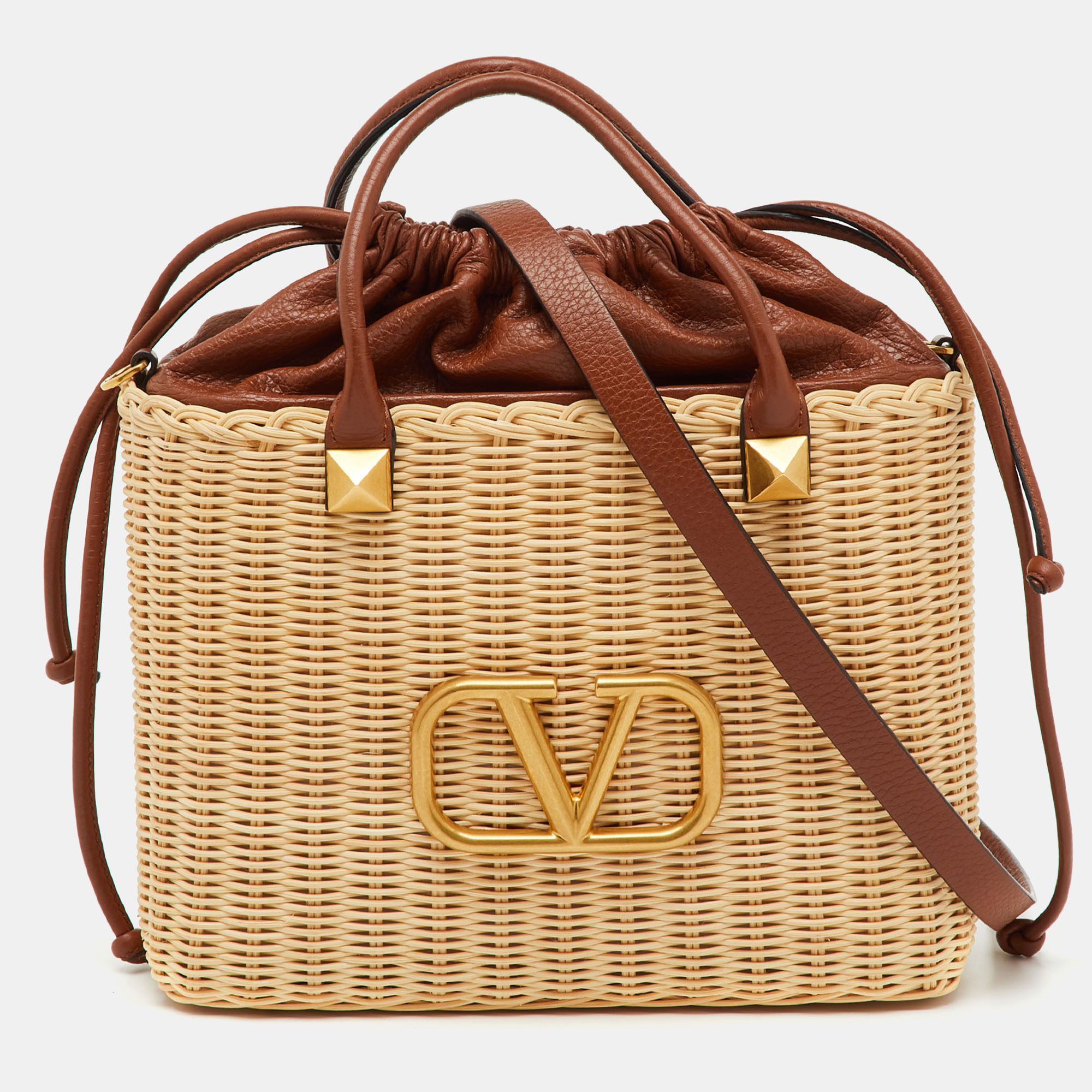 

Valentino Beige/Brown Wicker And Leather Vlogo Signature Bucket Bag