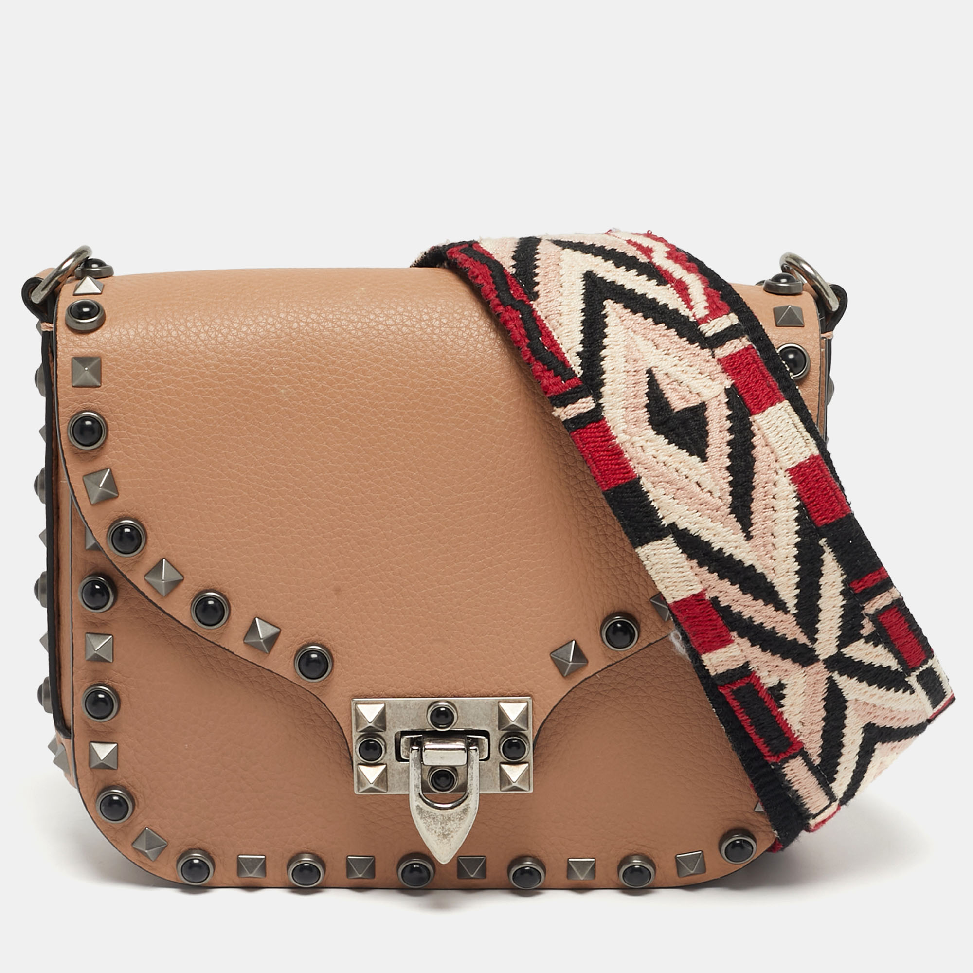 Pre-owned Valentino Garavani Nude Leather Rolling Rockstud Flap Shoulder Bag In Sand