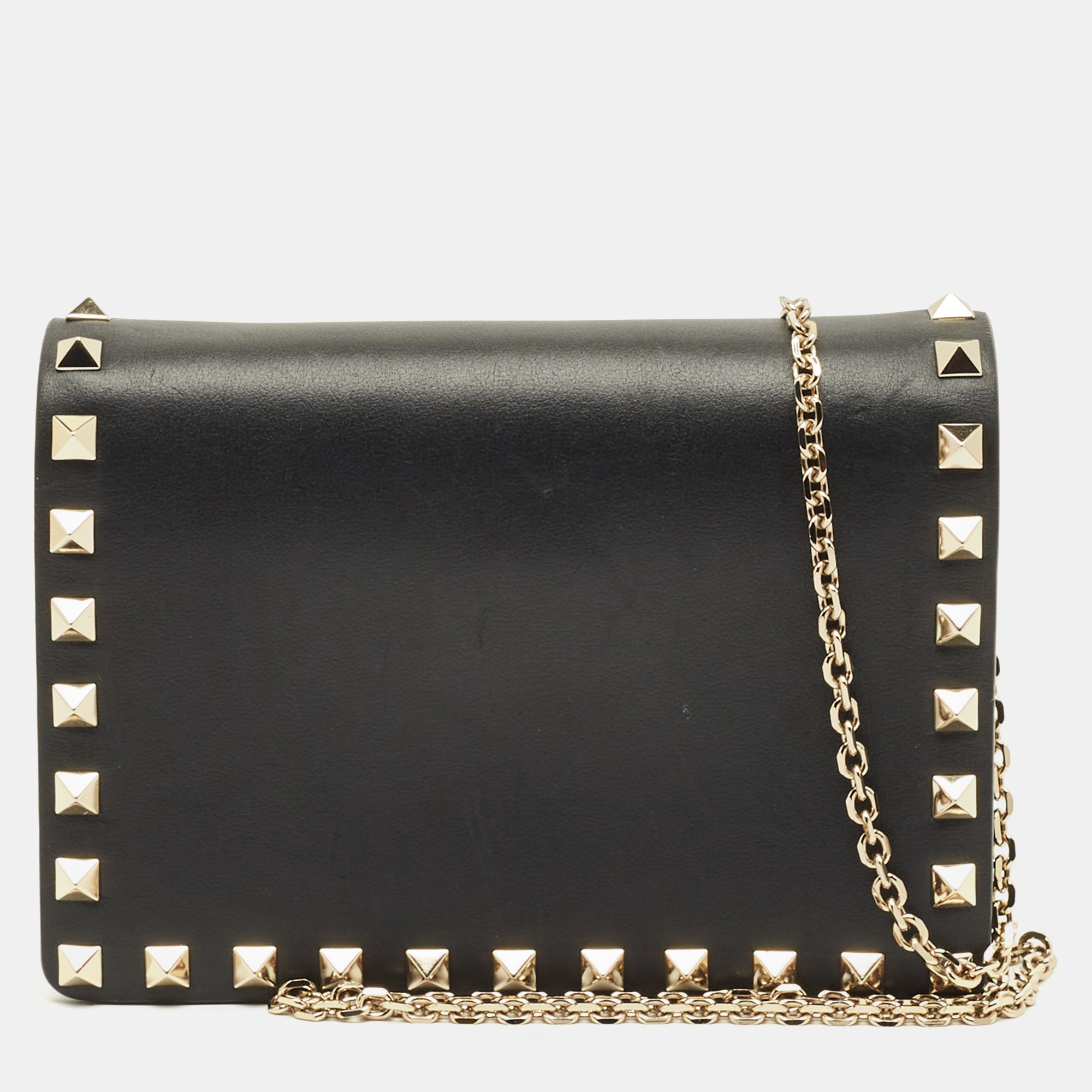 Pre-owned Valentino Garavani Rockstud Black Leather Chain Clutch