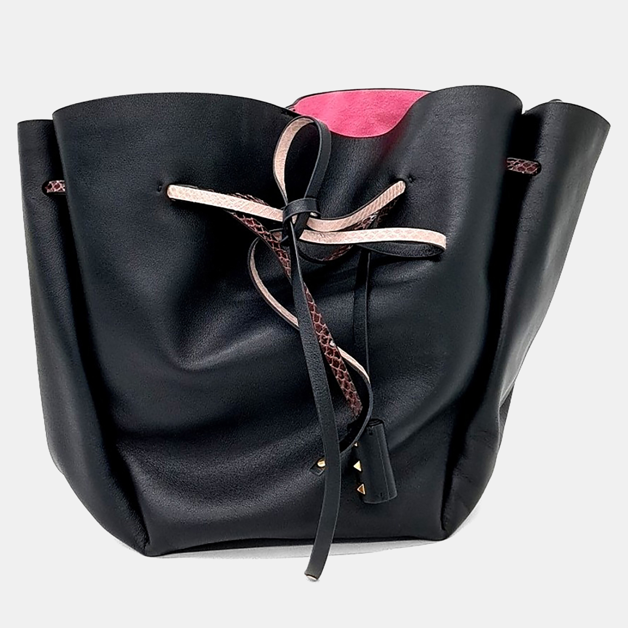

Valentino Black Leather Bucket Bag