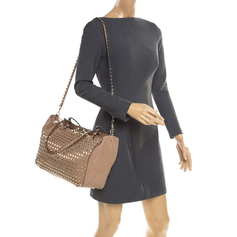 

Valentino Beige Leather Medium Studded Rockstud Tote