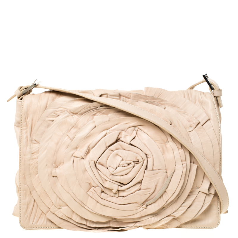 مملوكة مسبقًا Valentino Beige Leather Petale Shoulder Bag