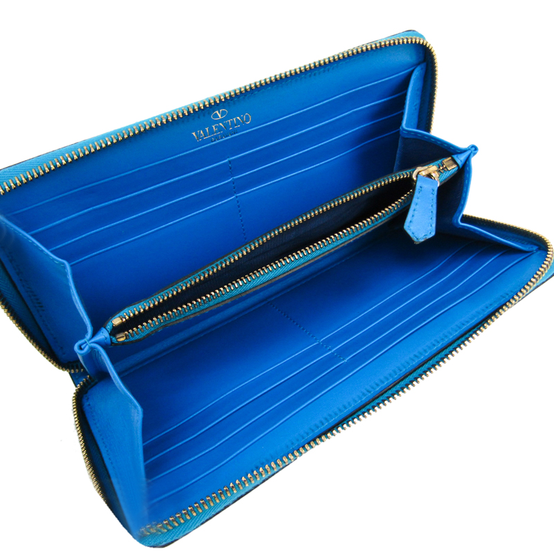 

Valentino Blue Leather Lock Stud Wallet
