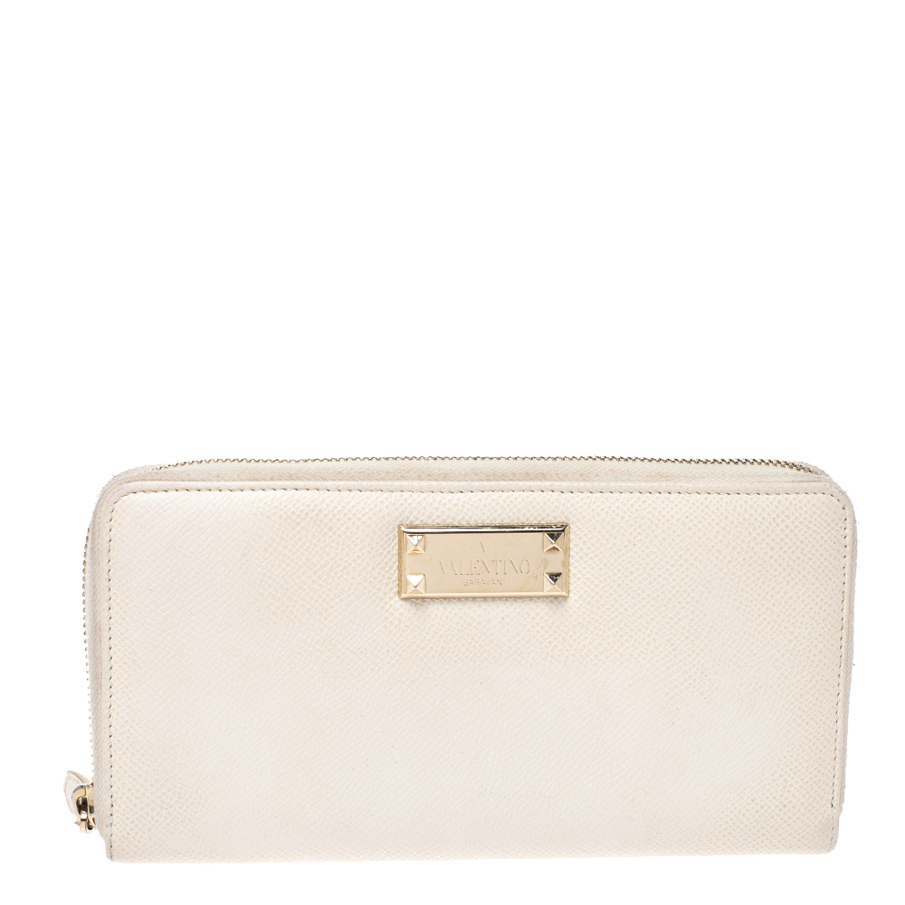 Pre Owned Valentino Off White Leather Zip Around Continental Wallet