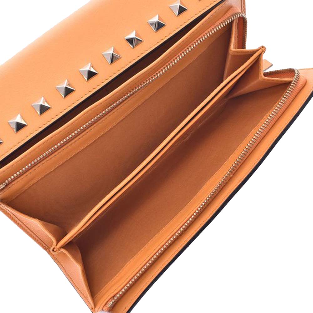 

Valentino Beige Leather Studs Clutch Bag