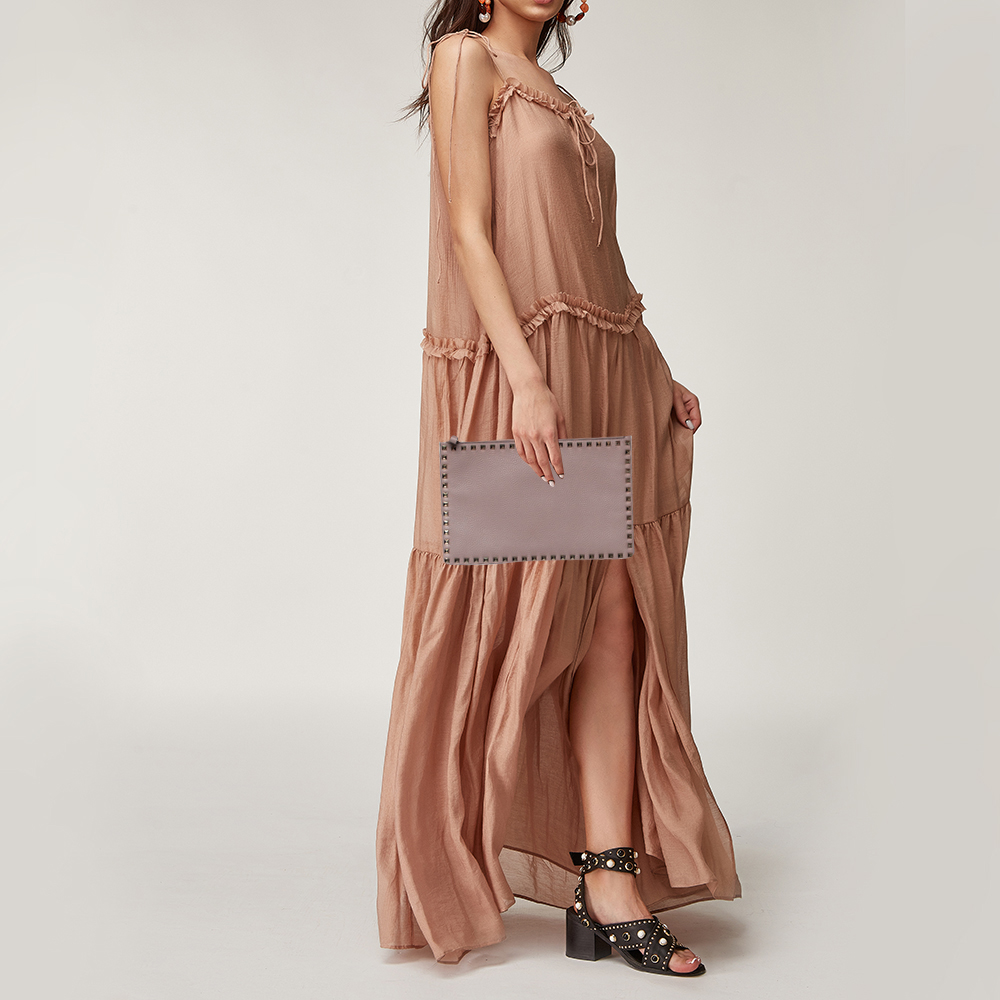 

Valentino Pink Leather Rockstud Flat Zip Pouch