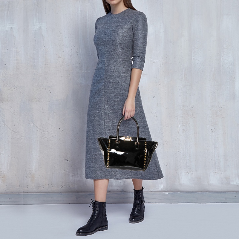 

Valentino Black Patent Leather Small Rockstud Trapeze Tote
