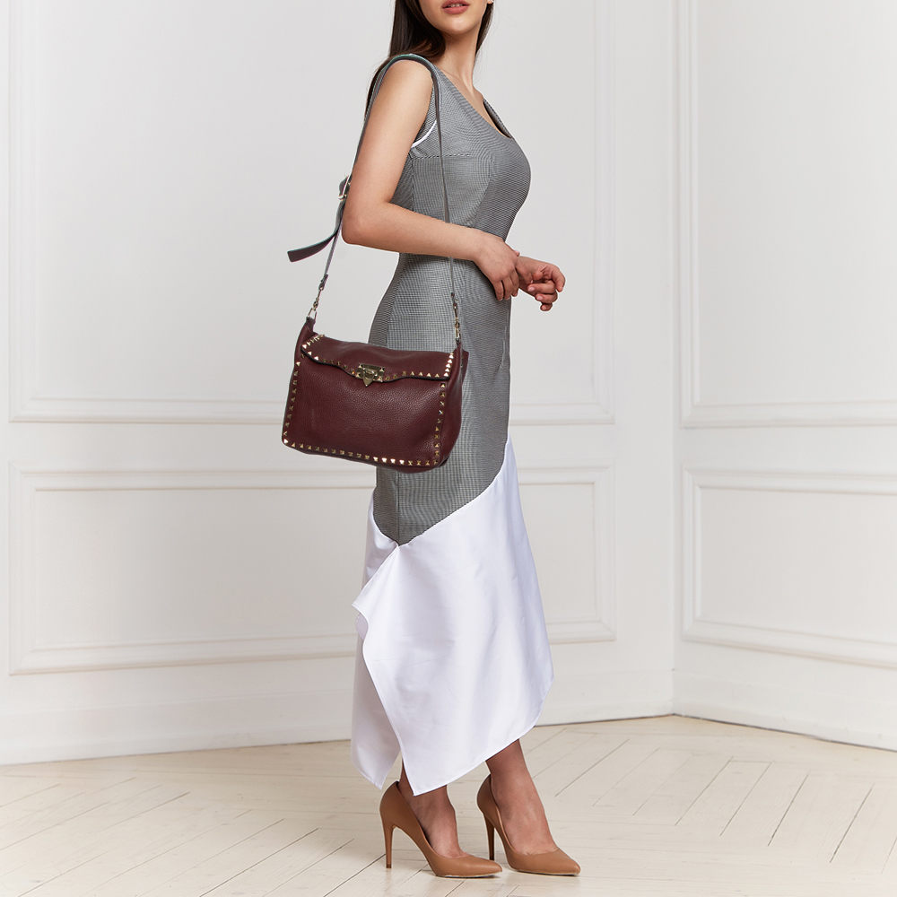 

Valentino Burgundy Leather Rockstud Shoulder Bag