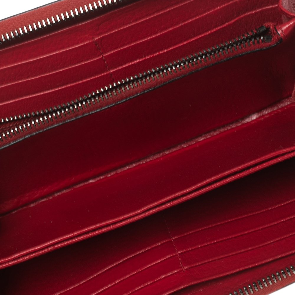 

Valentino Red Grained Leather Rockstud Zip Around Wallet