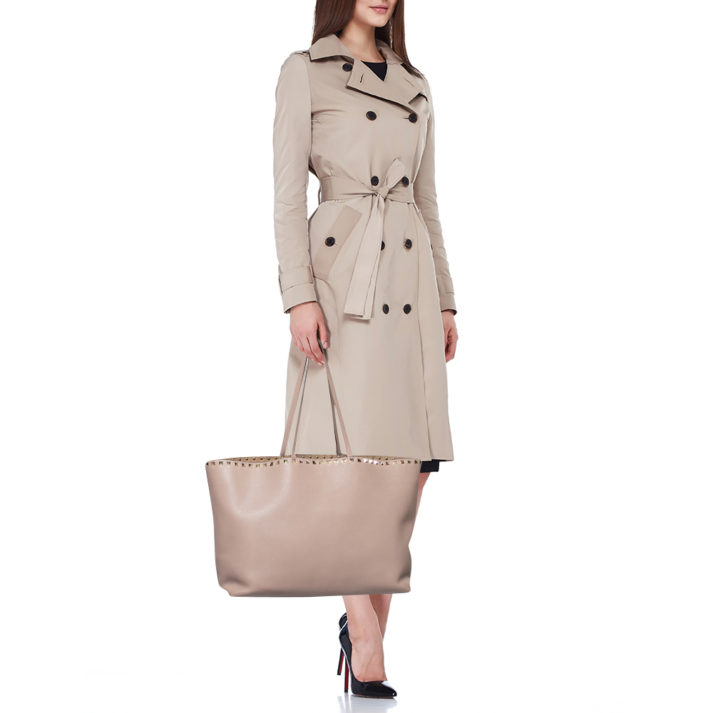 

Valentino Beige Leather Rockstud Tote