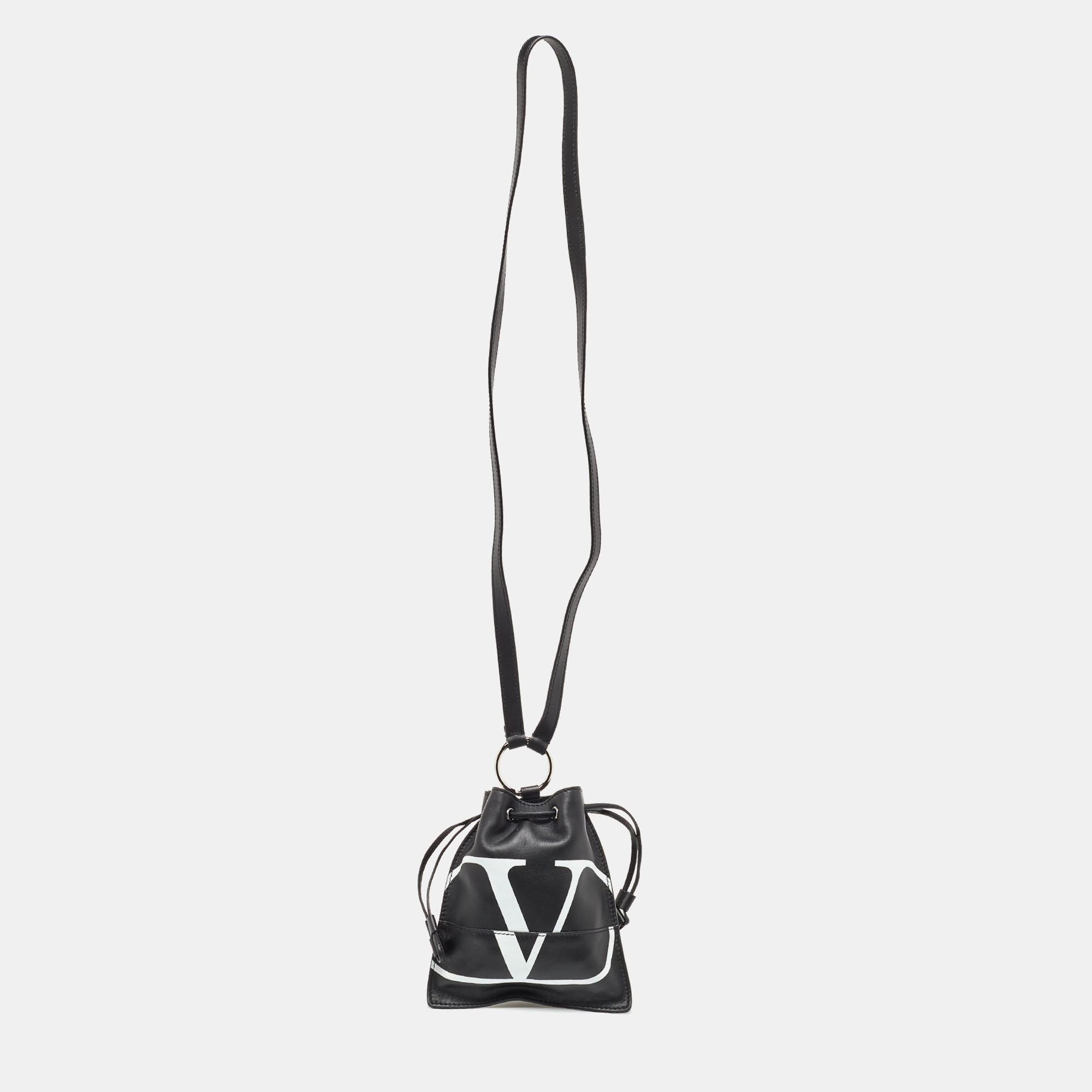 Pre-owned Valentino Garavani Black Leather Vlogo Drawstring Pouch Bag