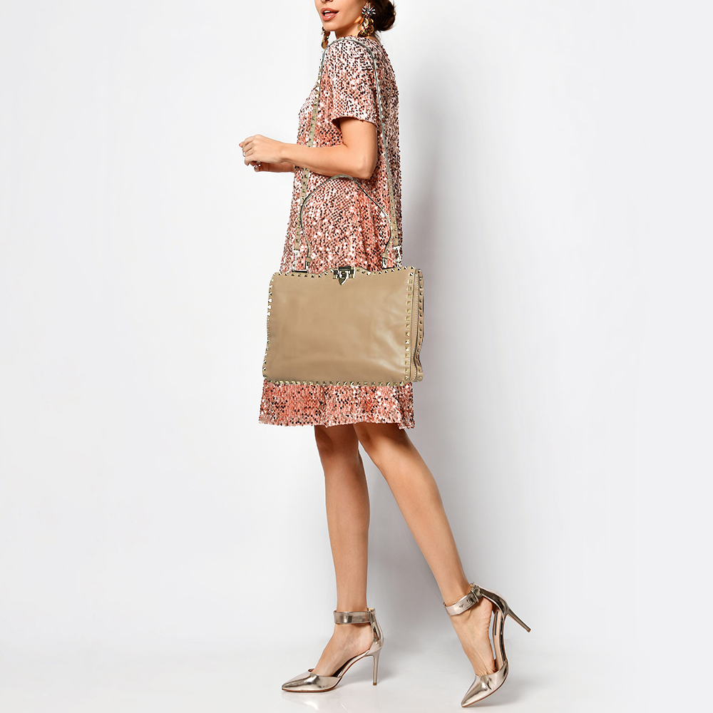 

Valentino Beige Leather Rockstud Slim Top Handle Bag