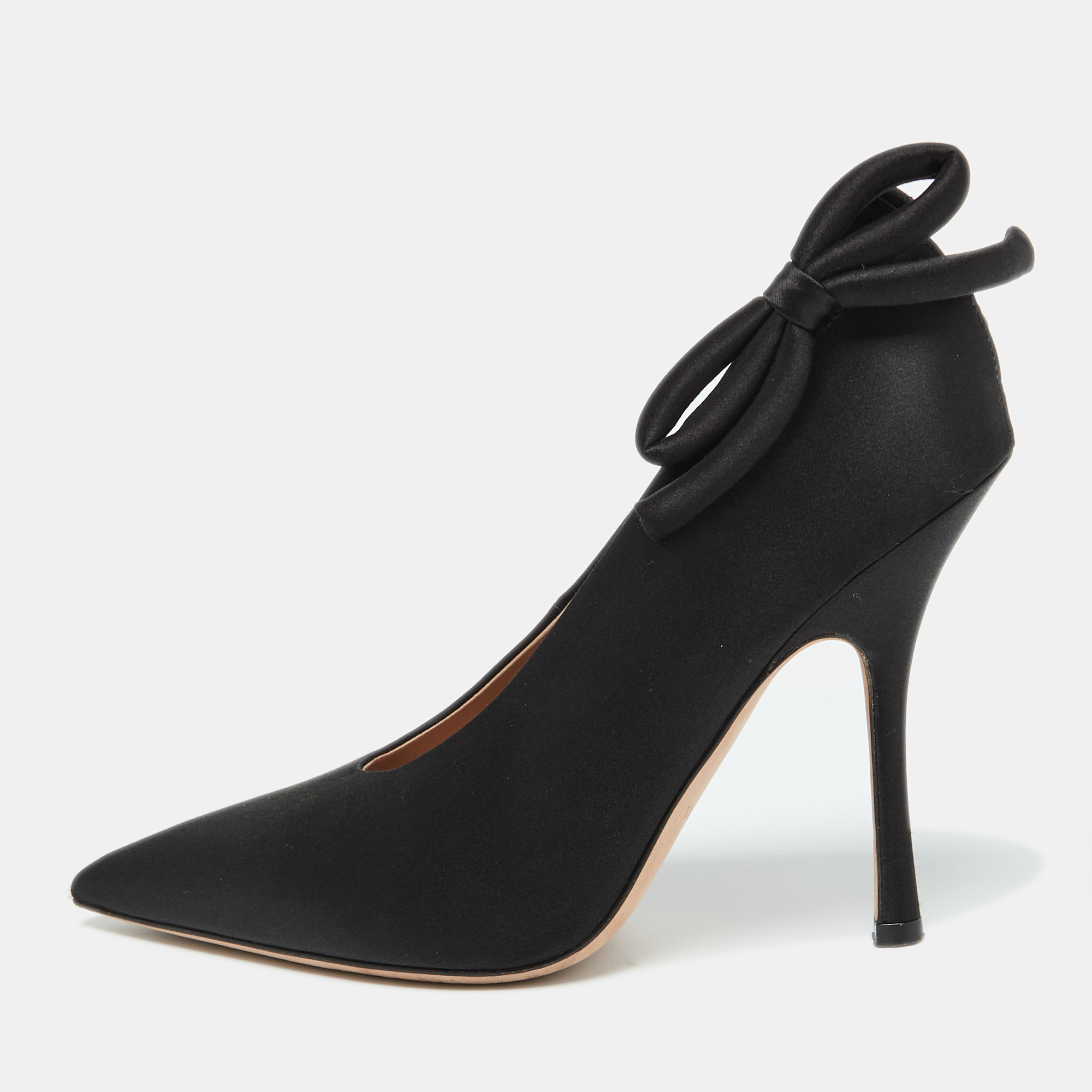 

Valentino Black Satin Nite-Out Pointed Toe Pumps Size