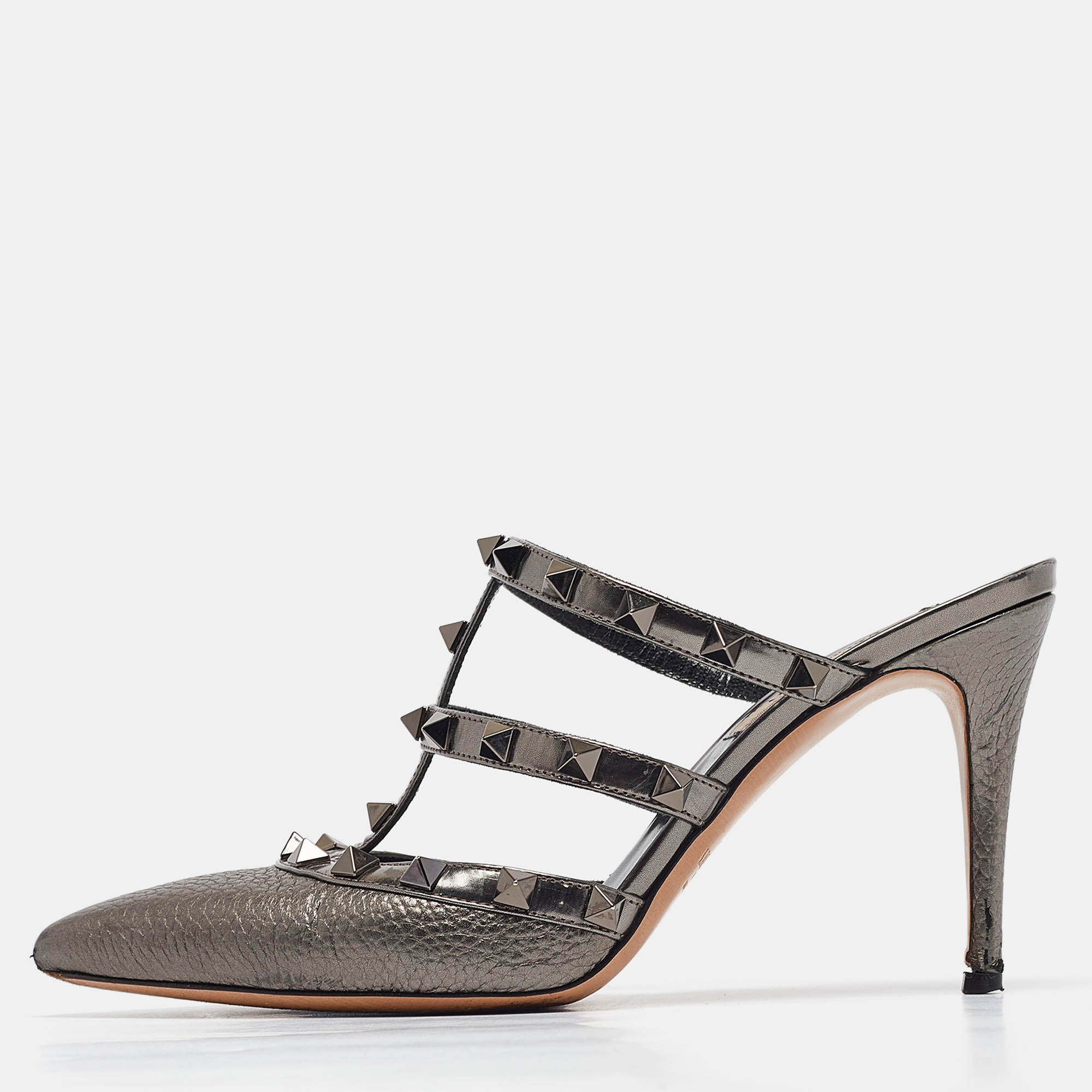 

Valentino Metallic Leather Rockstud Pumps Size