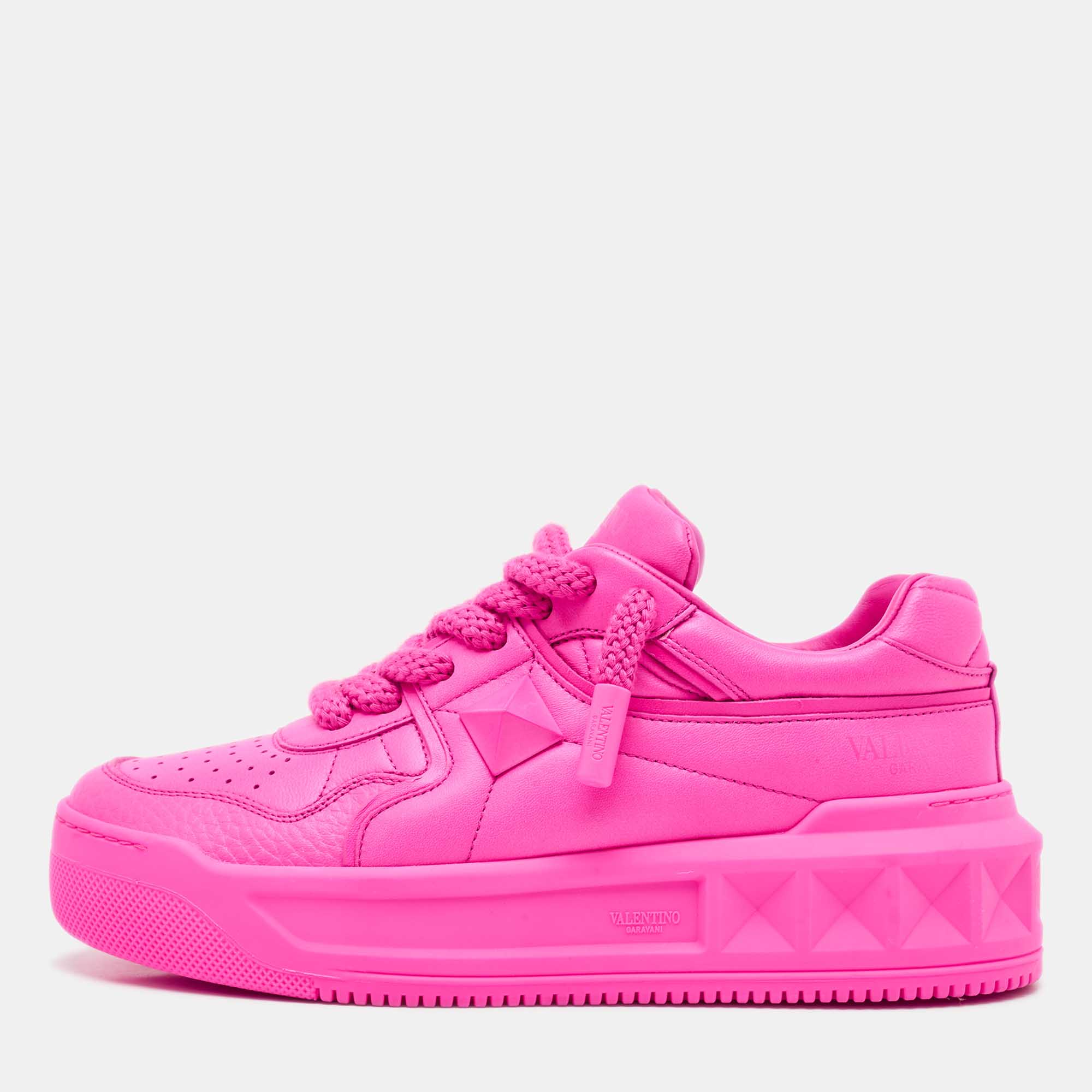 

Valentino Pink Leather One Stud Low Top Sneakers Size