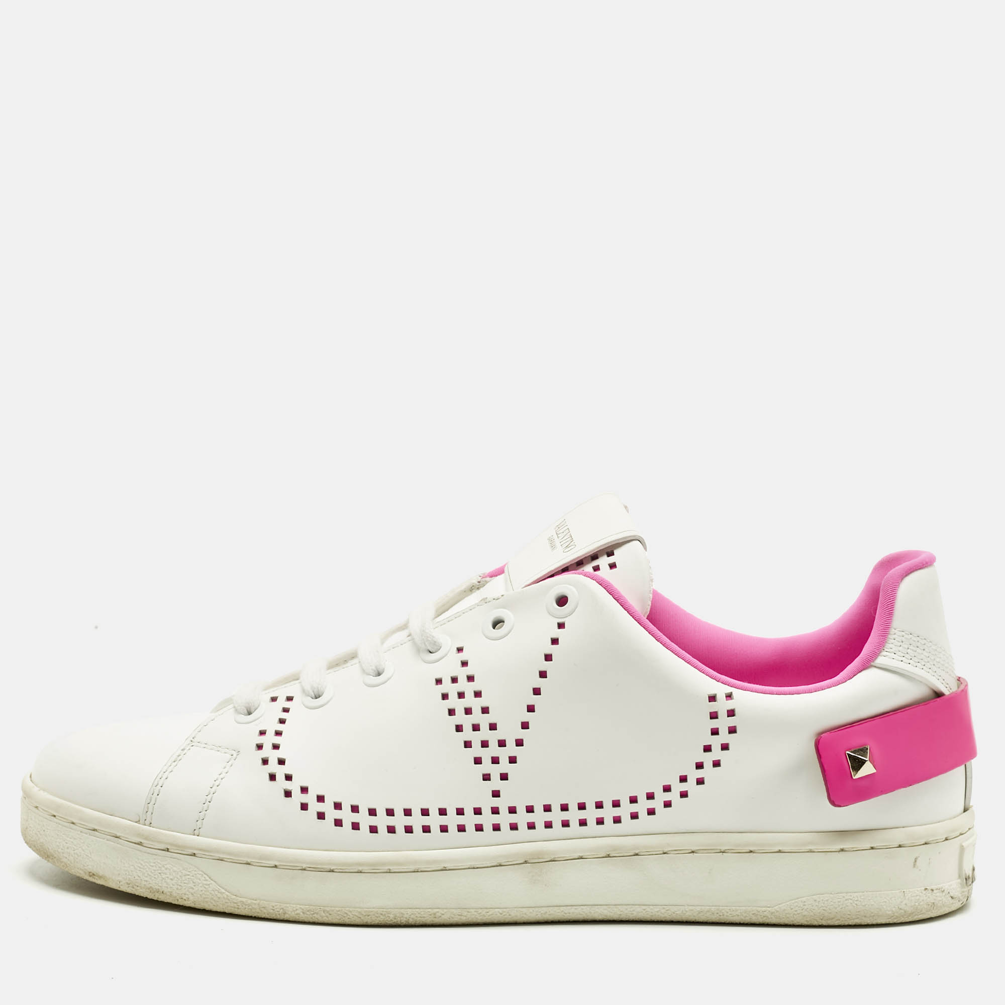 Pre-owned Valentino Garavani White Leather Vlogo Rockstud Low Top Sneakers Size 39