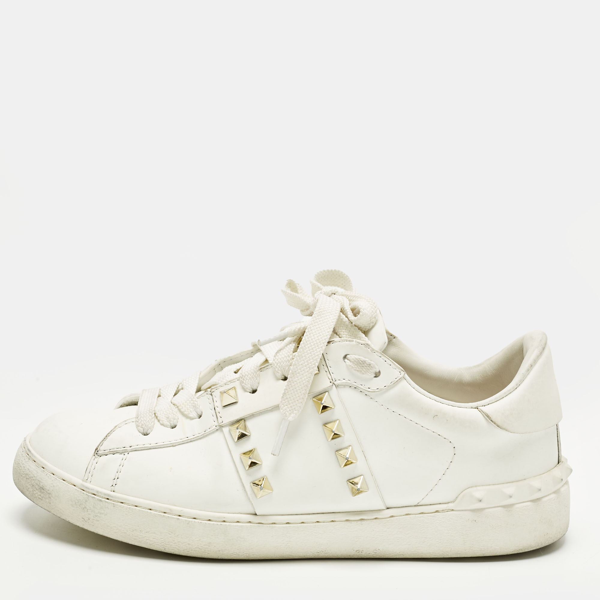 

Valentino Rockstud Size  White Leather Lace Up Sneakers