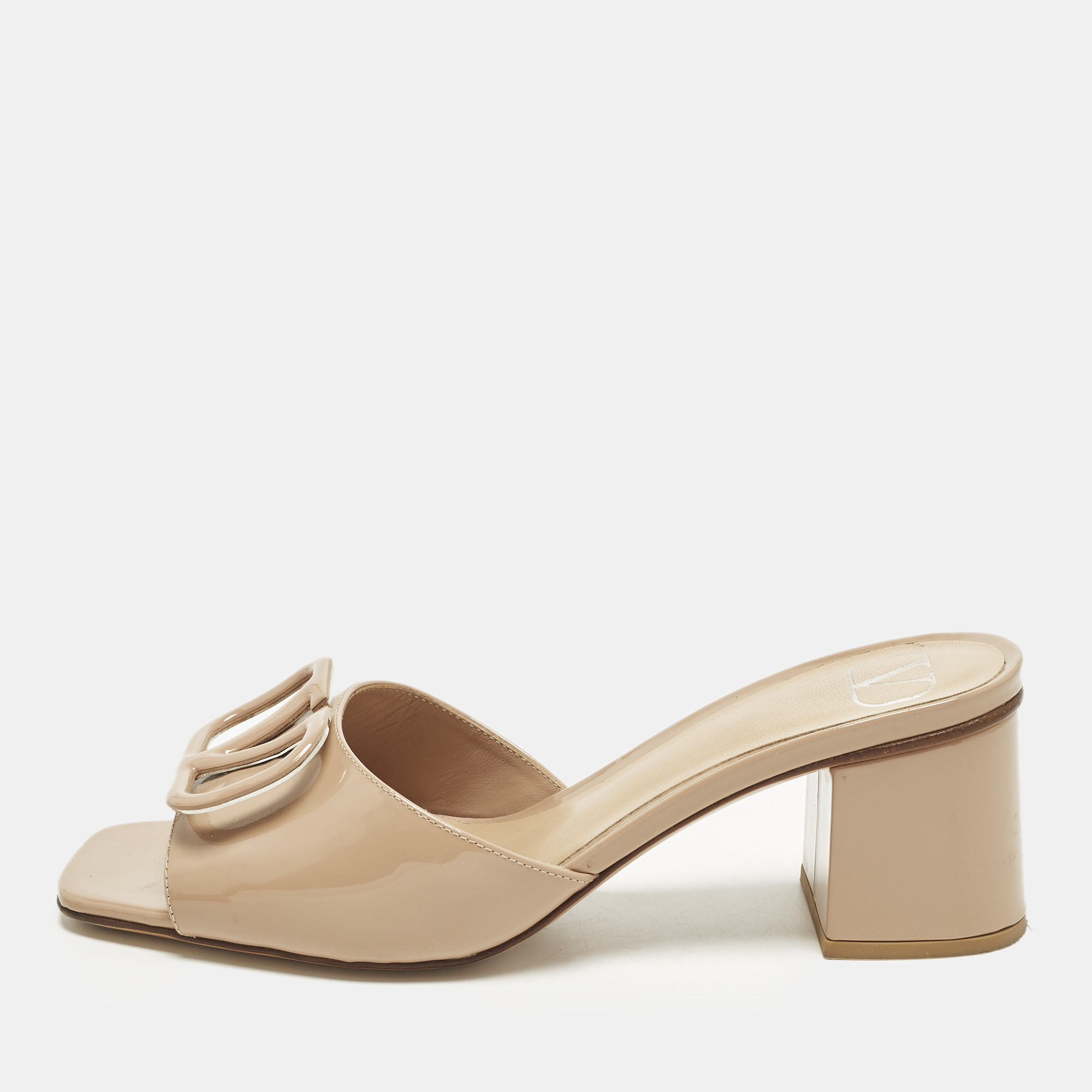 

Valentino VLogo Size  Beige Patent Leather Slide Sandals