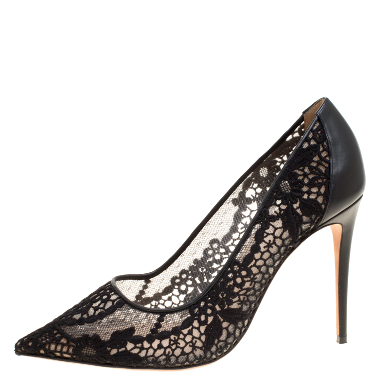 

Valentino Black Lace Fusion Pointed Toe Pumps Size