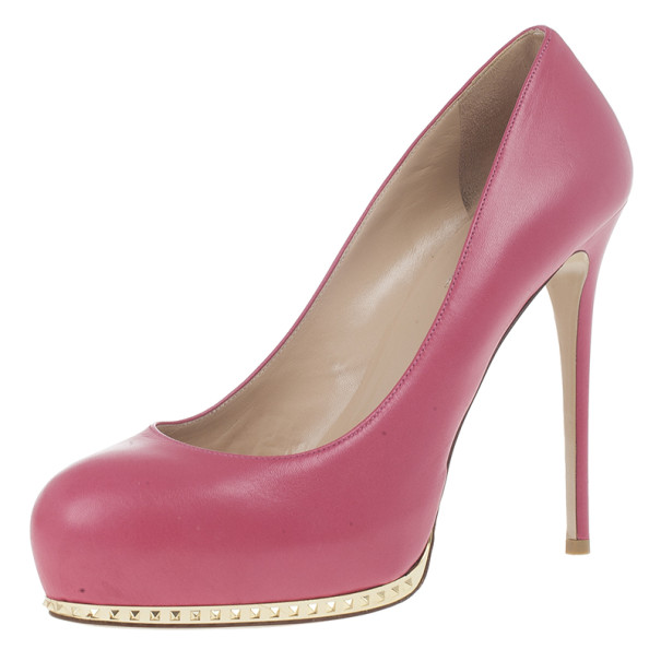 مملوكة مسبقًا Valentino Pink Studded Platform Pumps Size 40