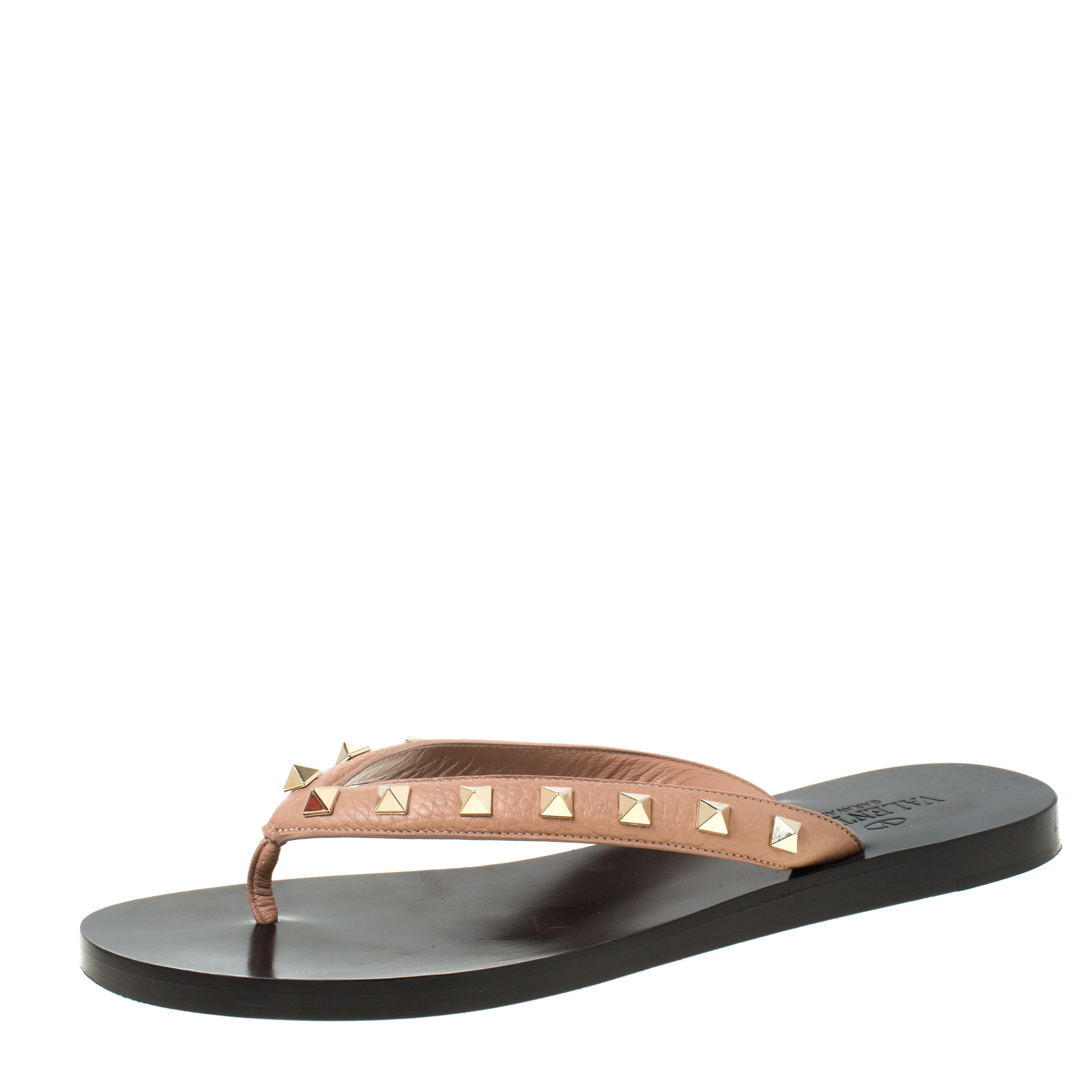 Pre Owned Valentino Beige/Black Leather Rockstud Flip Flops Size 38