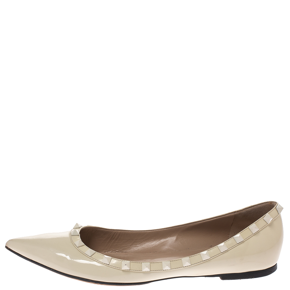 

Valentino Offwhite Patent Leather Rockstud Pointed Toe Ballet Flats Size, White