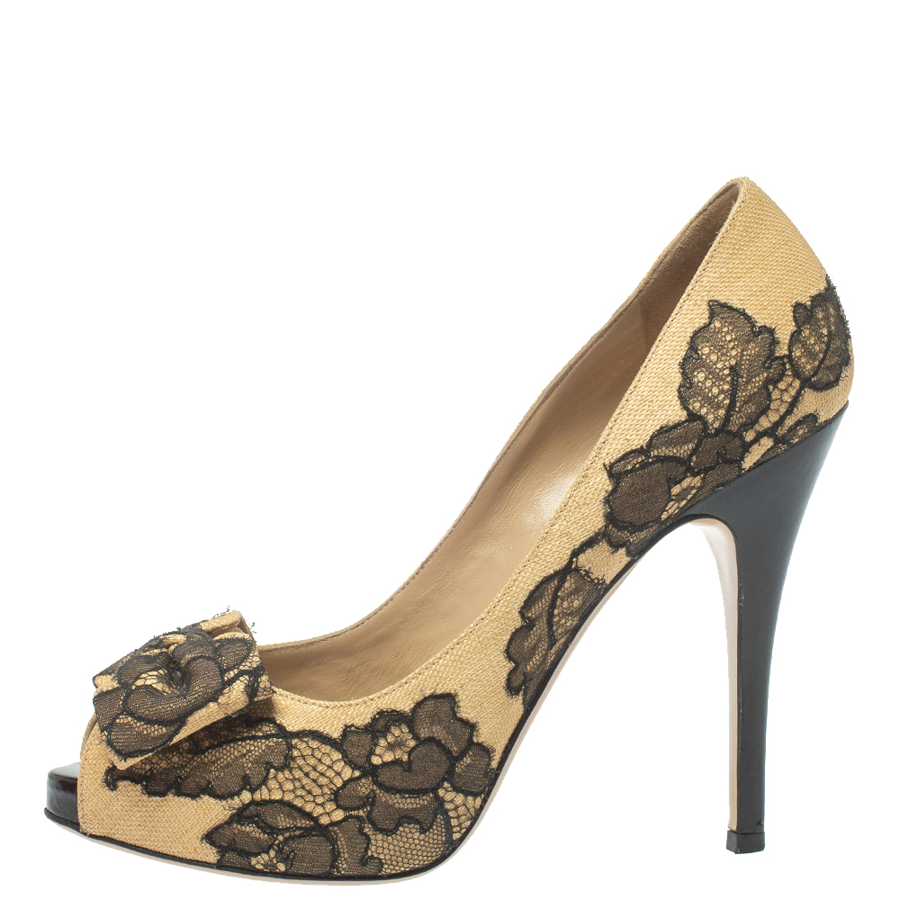 

Valentino Beige/Black Lace And Raffia Bow Peep Toe Platform Pumps Size