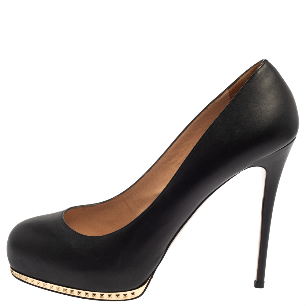 

Valentino Black Leather Studded Round Toe Platform Pumps Size