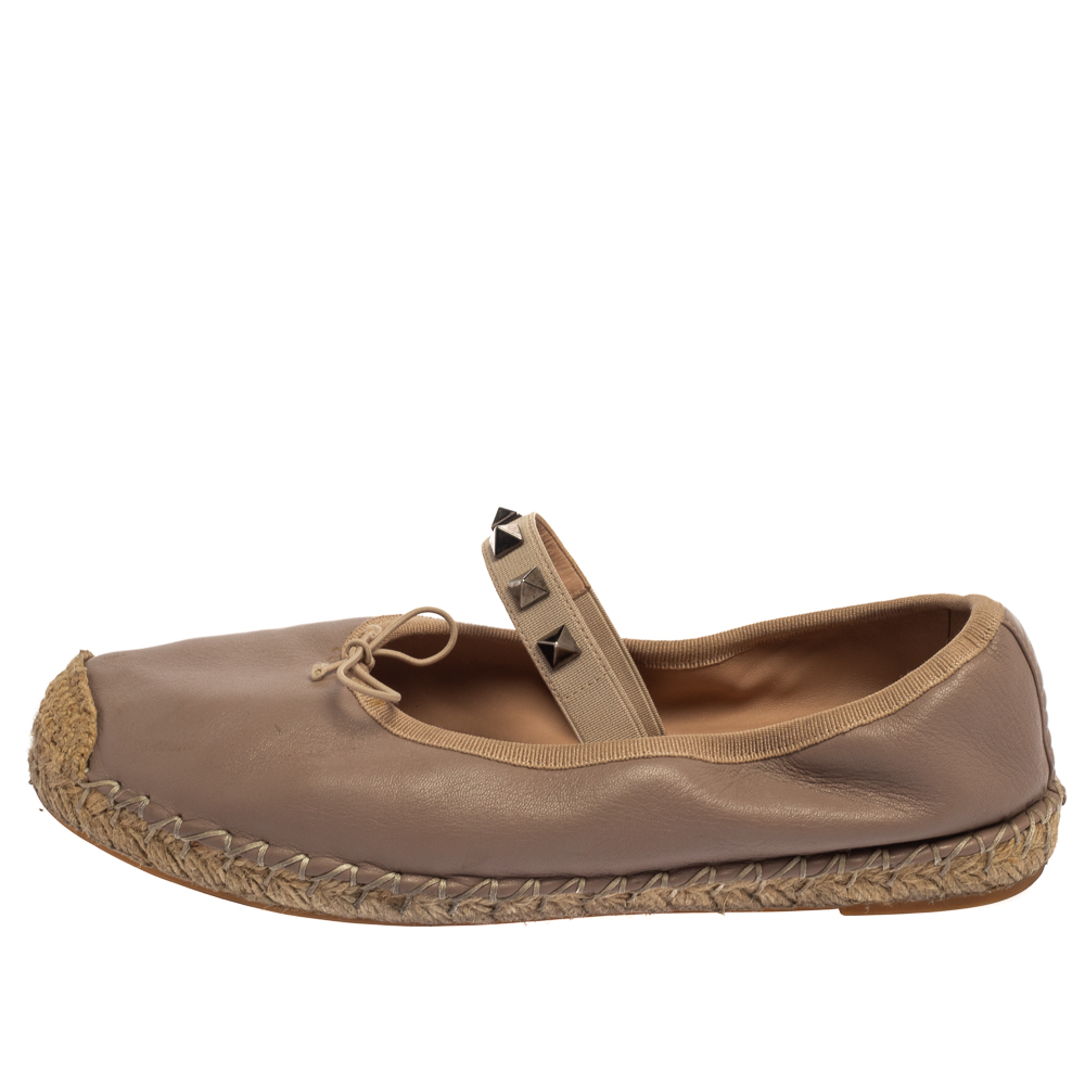 

Valentino Beige Leather Rockstud Flat Espadrilles Size