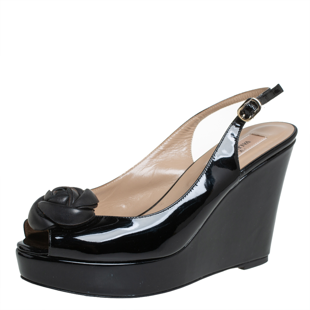 Pre-owned Valentino Garavani Black Patent Leather Rose Embellished Wedge Platform Slingback Sandals Size 38.5