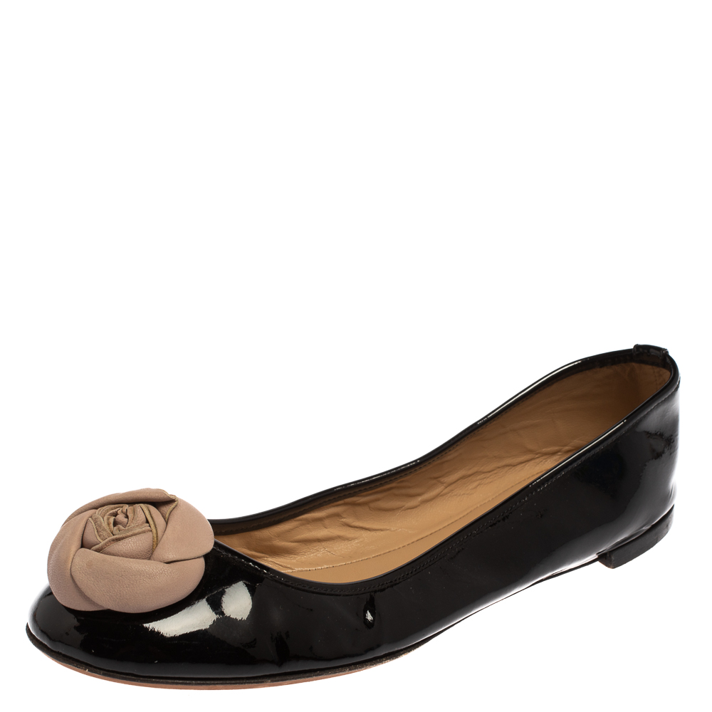 Pre-owned Valentino Garavani Black/beige Patent And Leather Roses Ballet Flats Size 40