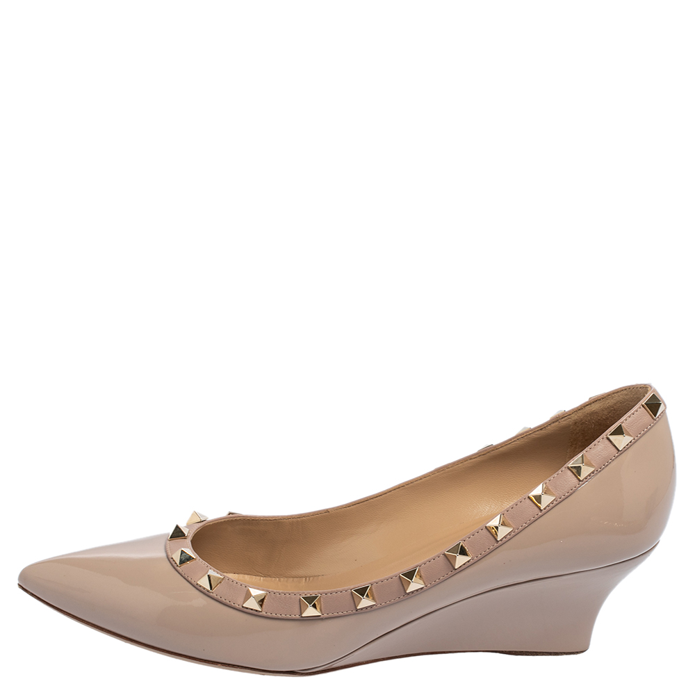 

Valentino Beige Patent Leather Rockstud Wedge Pumps Size