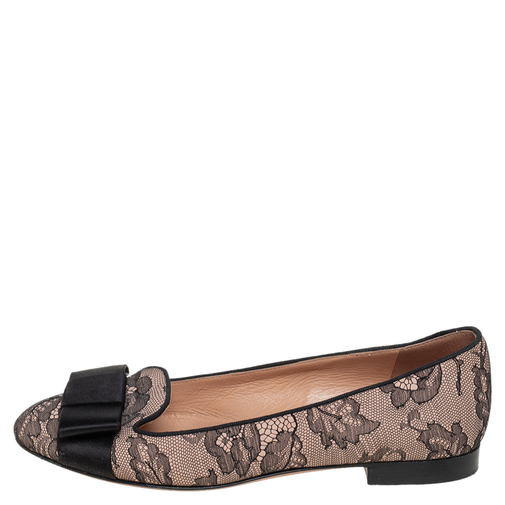 

Valentino Black/Beige Lace Bow Ballet Flats Size