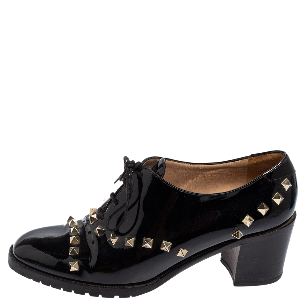 

Valentino Black Patent Leather Rockstud Oxfords Size