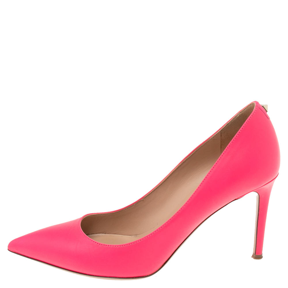 

Valentino Pink Leather Pointed Toe Pumps Size